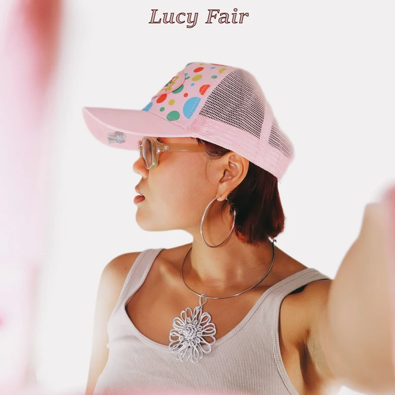 pink hat